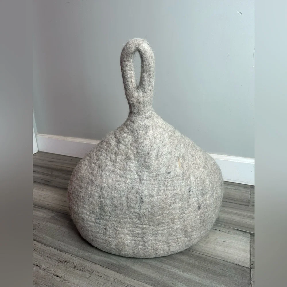 Cozy Gray Felted Cat Cave - Picture 3 of 6